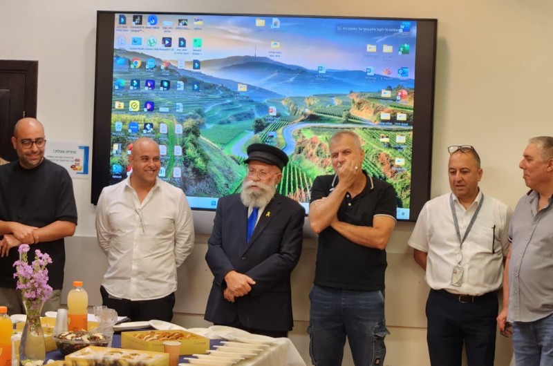 כמיטב המסורת: העסקן החב