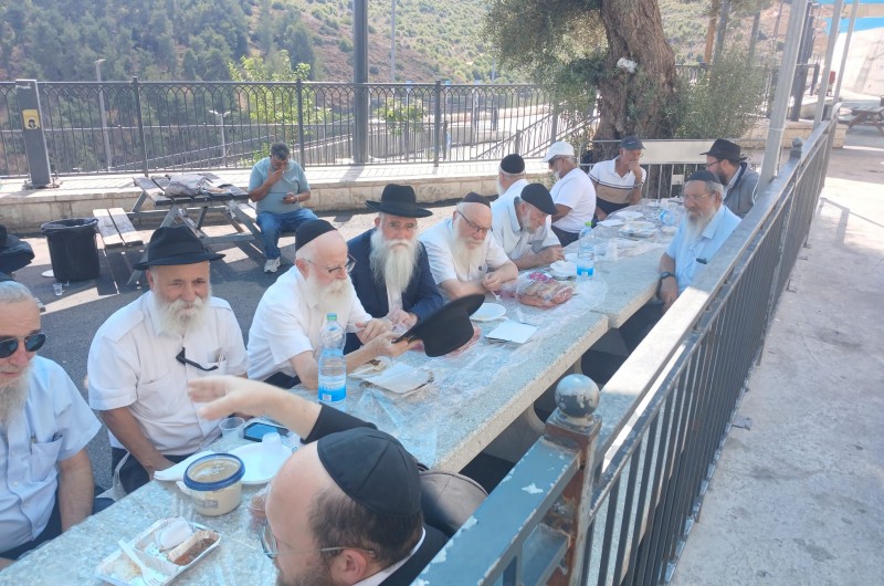 מסע לצפון: אלול חסידי לחברי כולל 'בית מנחם' בכפר חב