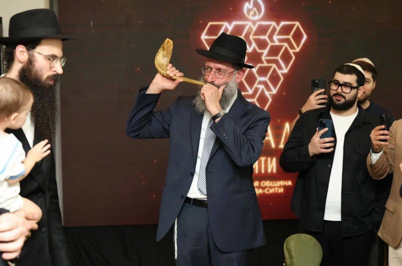 השליח הרב צבי רודרמן, מנהל בית חב