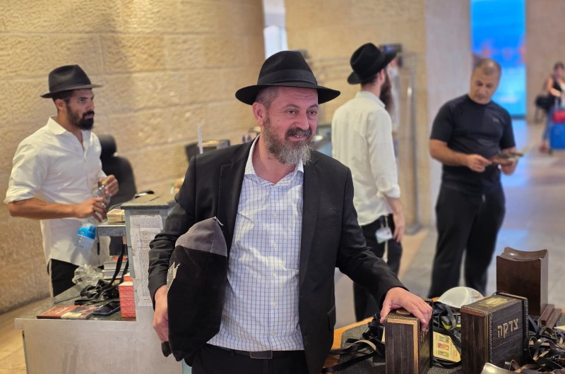 לסגור את השנה בד' אמות: ר' אברהם הרשקופ מנחלת הר חב