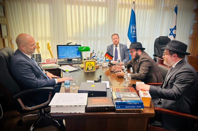 השיח הרשמי שהפך להתוועדות: ח