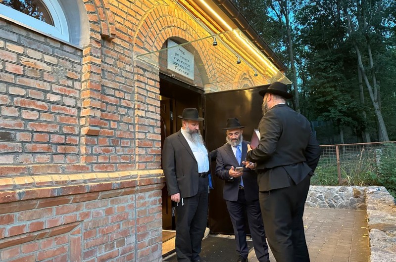 'כִּי פָנָה יּוֹם': השליח בדנייפרו ויו