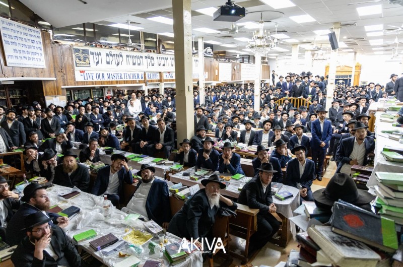 שעות לפני הסליחות: מעריב, הבדלה וגם וידאו של הרבי  