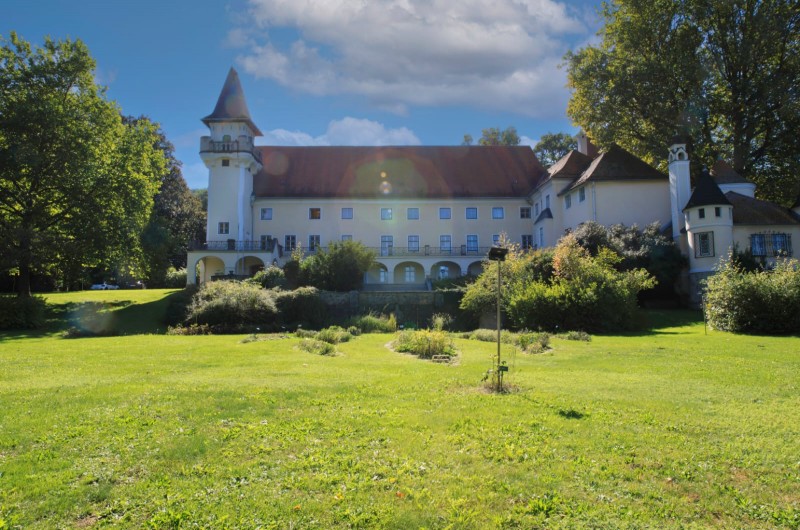 מדוע התניא הודפס לראשונה בתוך טירה מפוארת באוסטריה?