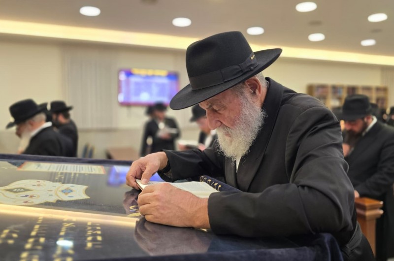 התוועדות הכנה וסליחות בבית כנסת 'שערי גאולה' בקרית גת