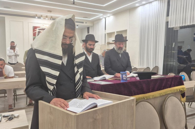 התוועדות הכנה ואמירת סליחות ראשונות בבית חב