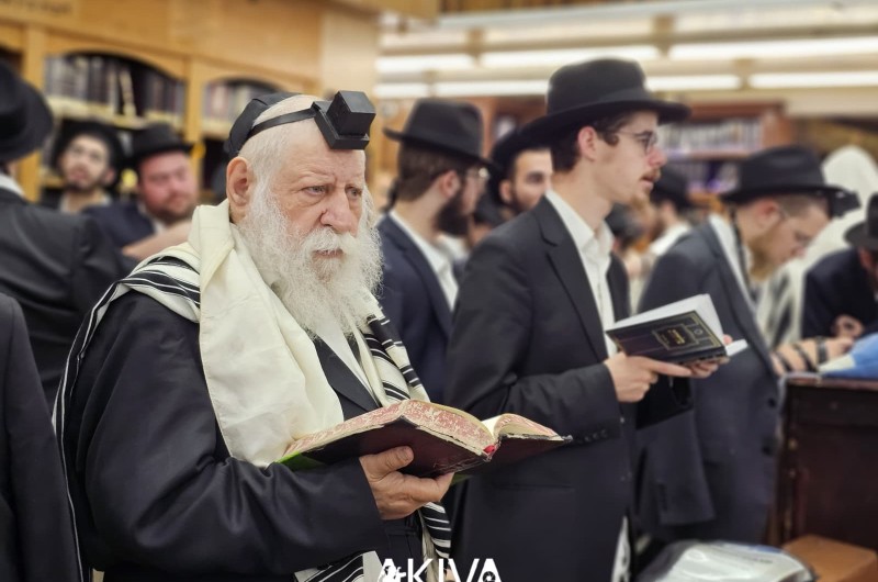 אווירת 'תשרי' ב-770: הרב בומי פרידלנד משפיע אנ