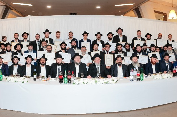 הרב הראשי לישראל פגש מקרוב את העולם התורני של צרפת 