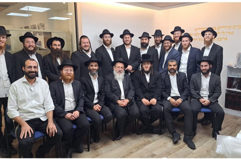 עשרות אברכים חב