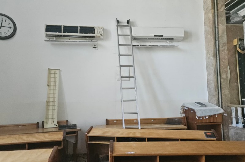 באולם הגדול של בית הכנסת המרכזי בשכונת נחלת הר חב