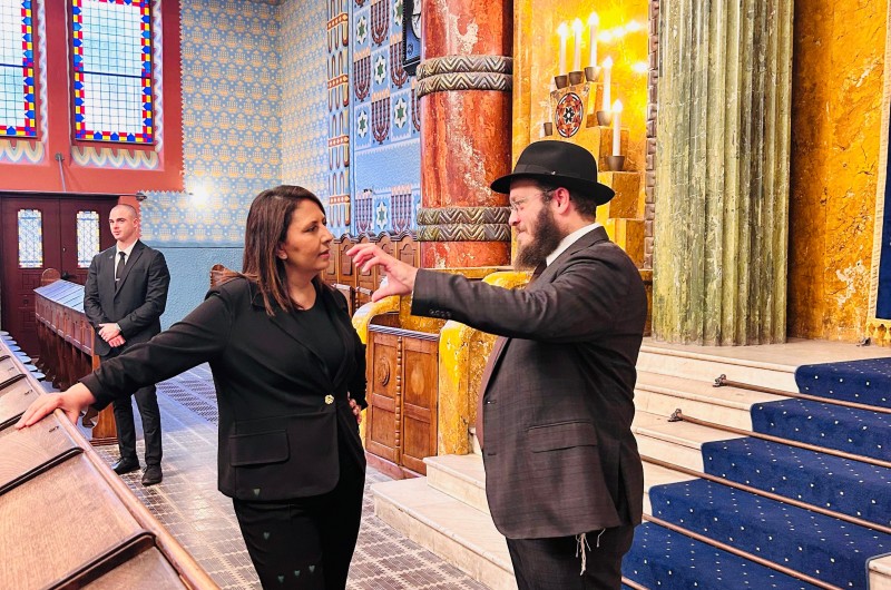 השרה גילה גמליאל נחשפה לפעילות שלוחי הרבי בהונגריה