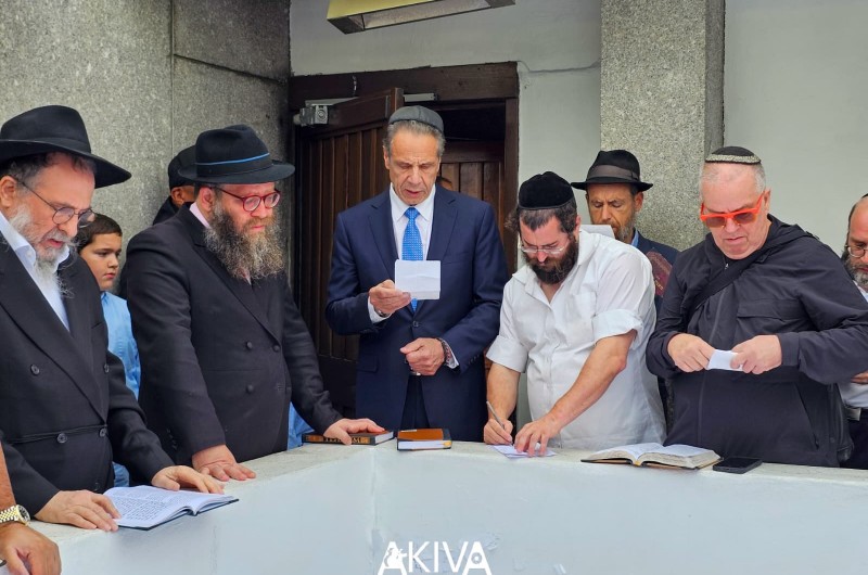 נקודת מפנה: המועמד אנדרו קואומו ביקר באוהל הרבי