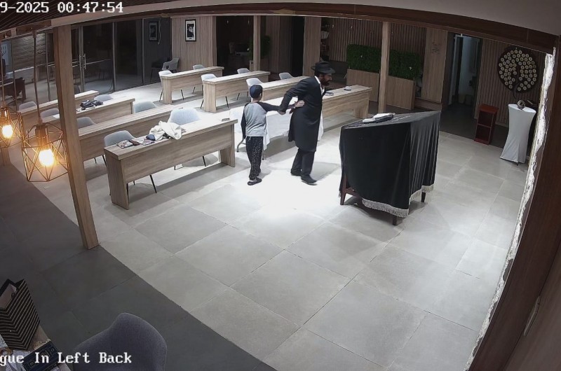 ריקוד סליחות, לבד: מה שקלטה מצלמת האבטחה בניגריה. צפו