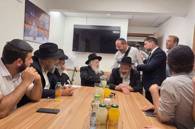 השר סמוטריץ' הגיע לביקור בלשכת מזכיר בי