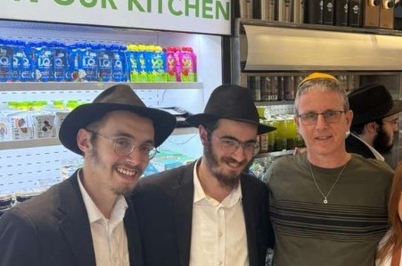 שורד השבי חיפש כיפה: 