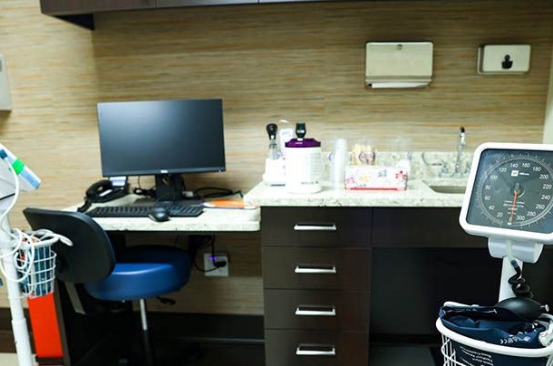 חברת הצלה של קראון הייטס מקימה תחנת עזרה ראשונה ב-770