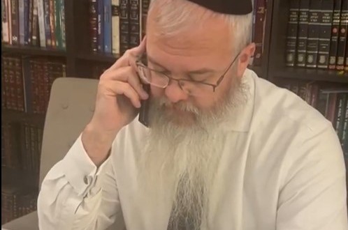 צפו: הנשיא הרצוג חייג לשליח הרבי שחסם את המחבל במנצ'סטר