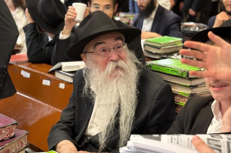 בין תלמידיו ב'בית חיינו': בין אלפי האורחים שהגיעו לסוכות ושמחת תורה בחצרות קודשנו 770 שבניו יורק - ראש ישיבת חב