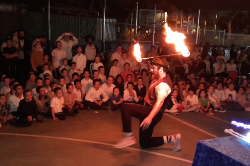 חגיגה של אור ושמחה: בית השואבה בתלמוד תורה חב