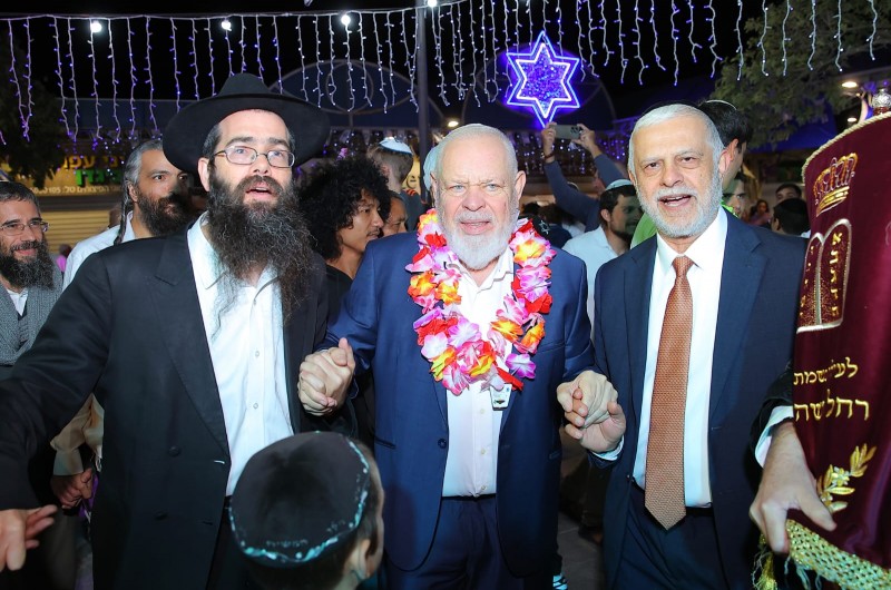 נוף הגליל: בהקפות שניות המרכזיות הרב מנדי נחשון ראש ישיבות חב