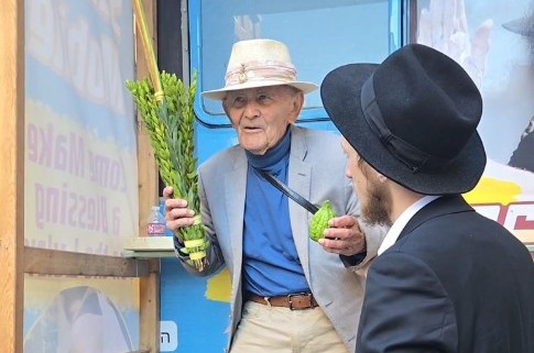 ניצול שואה בן 102 המכונה 