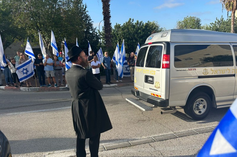 שליח הרבי במודיעין - הרב ברוך סלונים, משתתף הבוקר בהלוויית רס