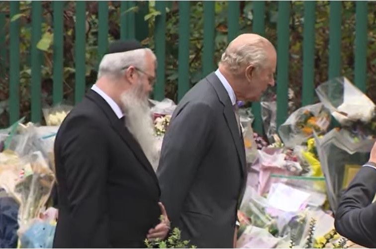 מלך בריטניה ביקר אצל שליח חב