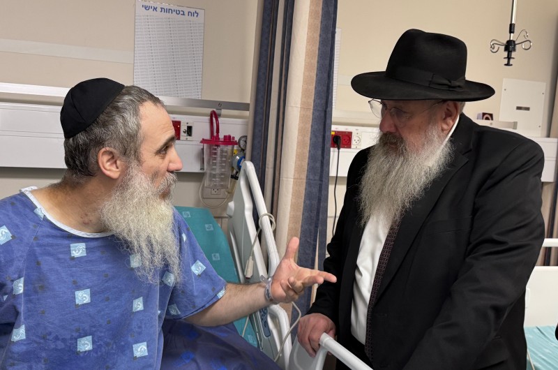 הרב דוכמן ביקר אצל השליח הרב לירז זעירא שנפצע קשה בסוריה