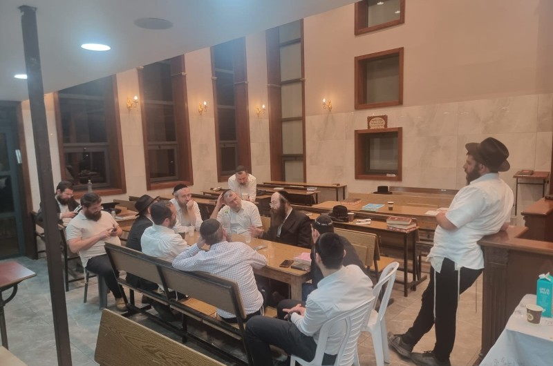 'כולל ערב' לאברכים בעלי-בתים בבית הכנסת חב