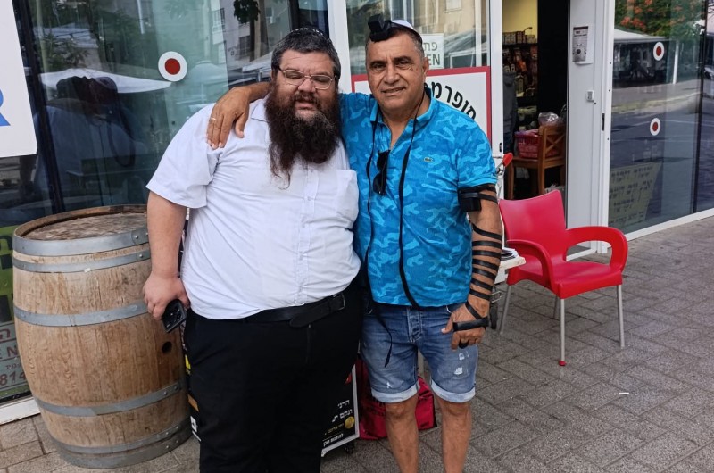 ב-11 שנות פעילות: חצי מיליון הנחות תפילין בדוכן בנתניה