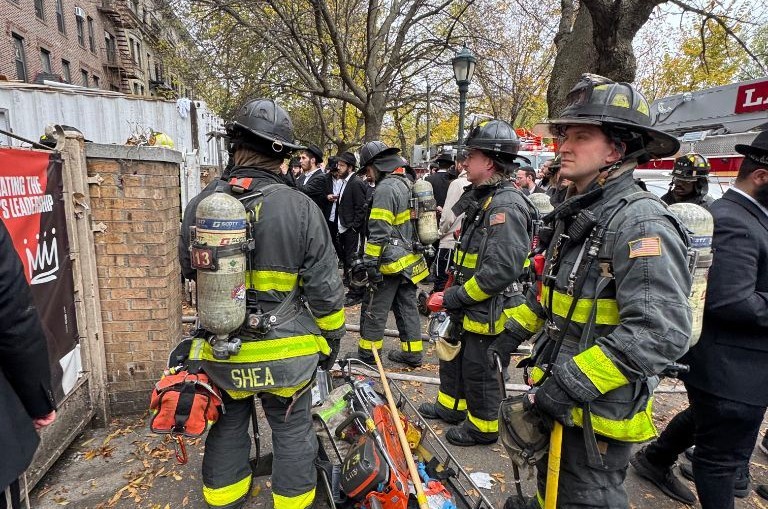 קראון הייטס: שריפה פרצה בבניין מעונות בחורי הישיבה