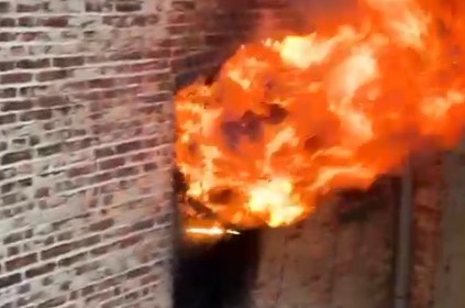 להבות ענק מהדירה הסמוכה ל-749 בשכונה; בחורים פונו