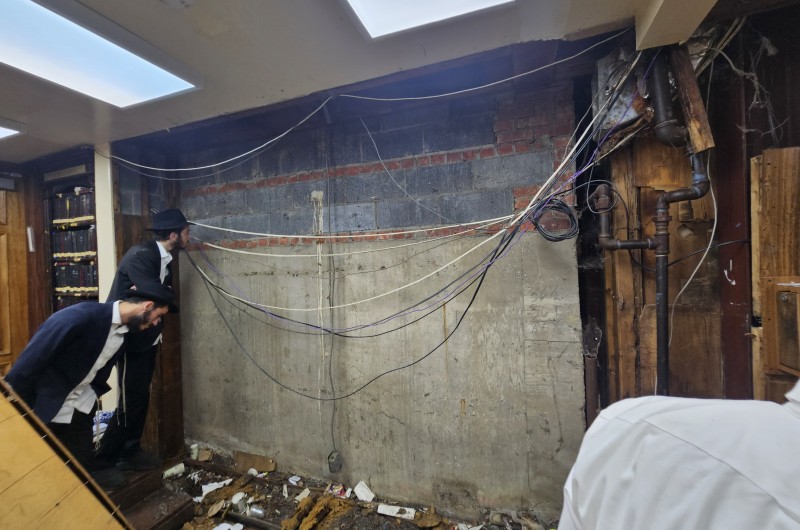 היסטוריה ב-770: הספרייה המיתולוגית פורקה לצורך החלפה