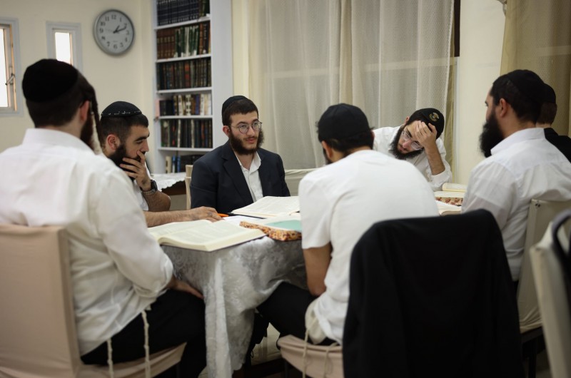 בפתח-תקווה נפתחה ישיבת 