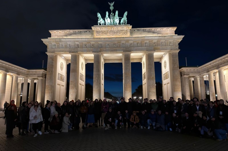 באדמת גרמניה: ב'צעירי חב