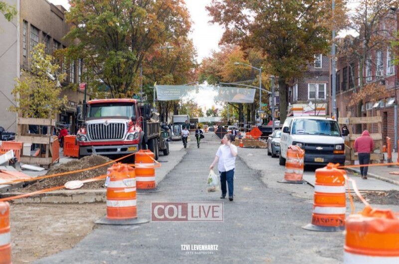 סגור זמנית לתנועה: עיריית ניו יורק פועלת וממשיכה לבצע עבודות תשתית בכבישי קראון הייטס ובימים אלו מתקיימות עבודות בקינסגטון פינת איסטערן פארקווי (צילום: צבי לבנהרץ)