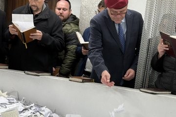 המועמד לראשות עיריית ניו-יורק נשא תפילה בציון של הרבי