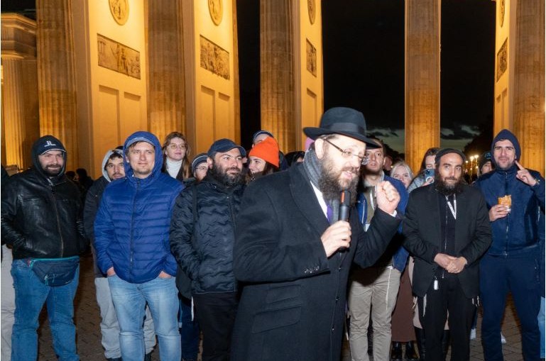 נלחמים בהתבוללות: מסע צעירי 'חב