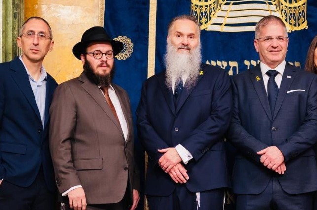 בודפשט: שר החינוך הגיע לביקור והתקבל ע