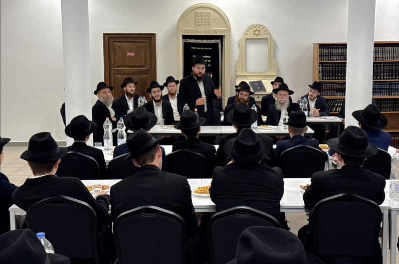 כך התקבלו הת' השלוחים לתות