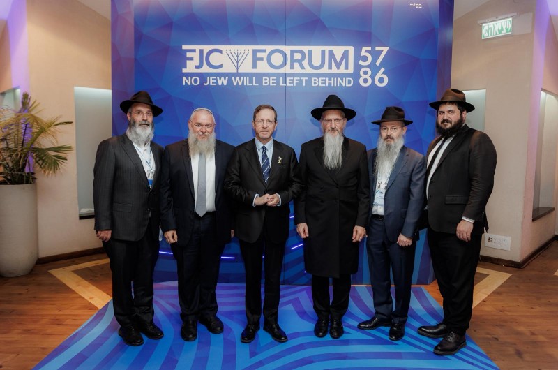 הנשיא הרצוג במעמד הצדעה לארגוני איגוד הקהילות בחבר העמים