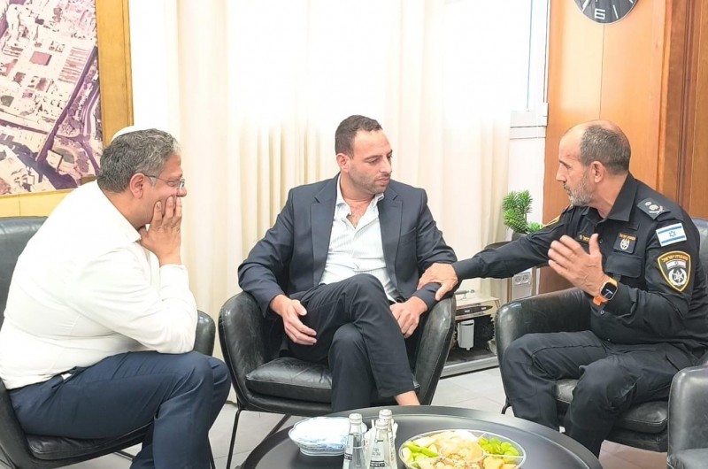 בעקבות התקרית: השר בן-גביר והמפכ״ל נפגשו עם דובי יודקין 