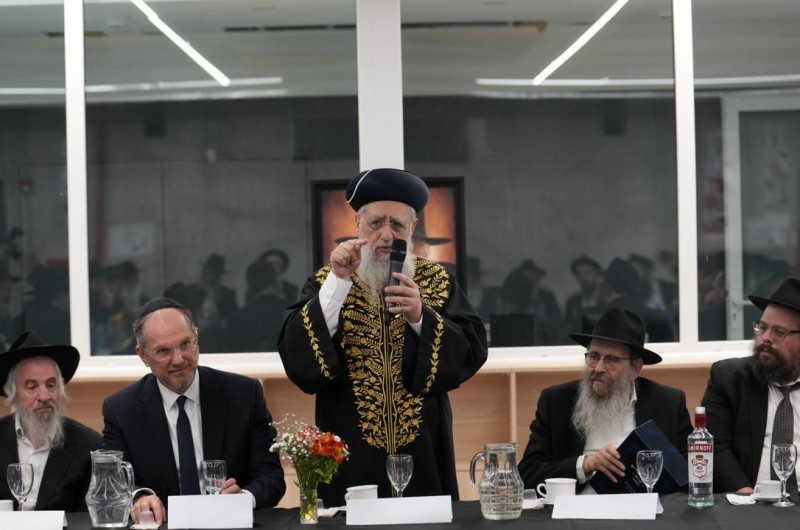 הרב הראשי לישראל נפגש עם שליחי הרבי בארגנטינה | סיקור