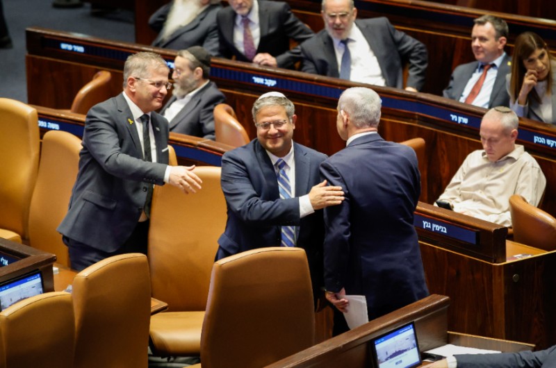 חוק עונש מוות למחבלים עבר, הח