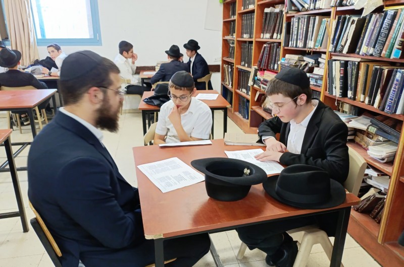 ביתר עלית: סדר לימוד לתלמידי ישיבת חב