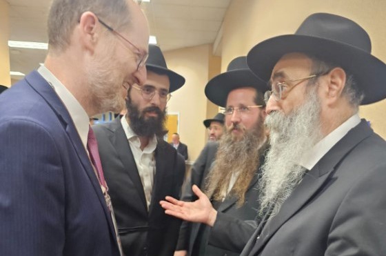 ביציאה מהבאנקעט: סגן מזכיר בי