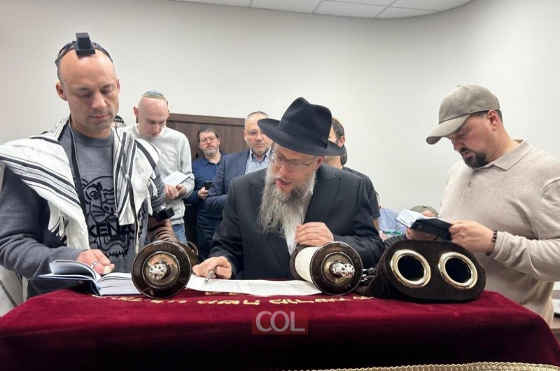 חנוכת בית הכנסת החדש בשדה התעופה בסמרה שברוסיה נפתחה בקביעת מזוזה וקריאה בתורה ע