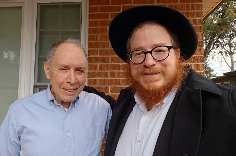 בימים האחרונים ביקר שליח הרבי בשיקגו, הרב בן ציון שם טוב, את ד