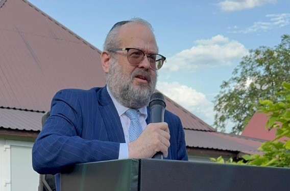 שימוע סוער לשגריר החב