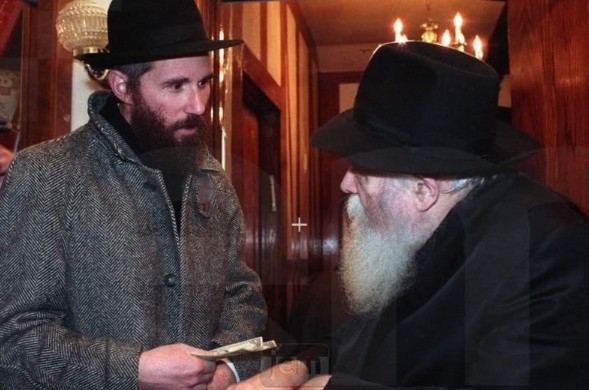 ברוך דיין האמת: ר' אהרן לייב הכהן דוכן ע